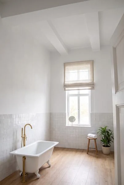 Renovasyon sonrası ferah banyo: yeni seramik ve duş alanı